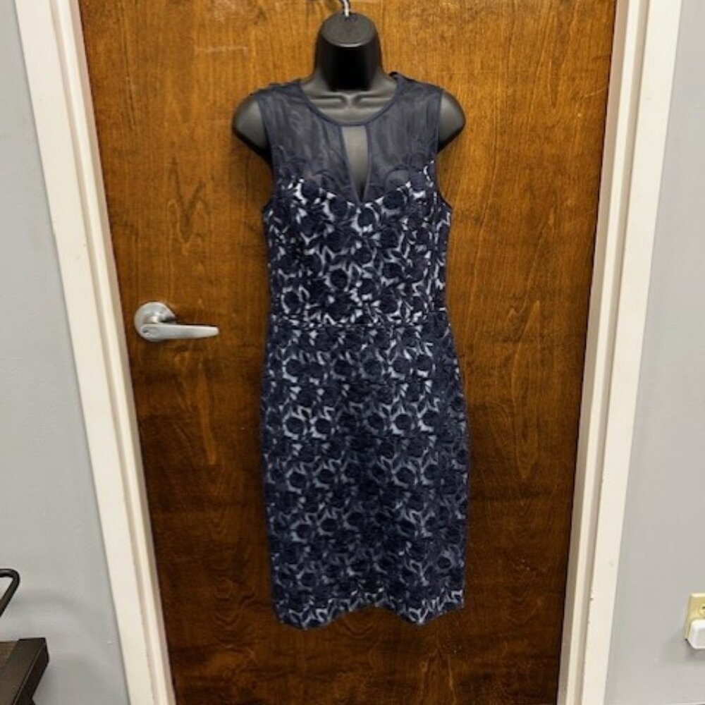 Maggy London Bue  Floral Dress